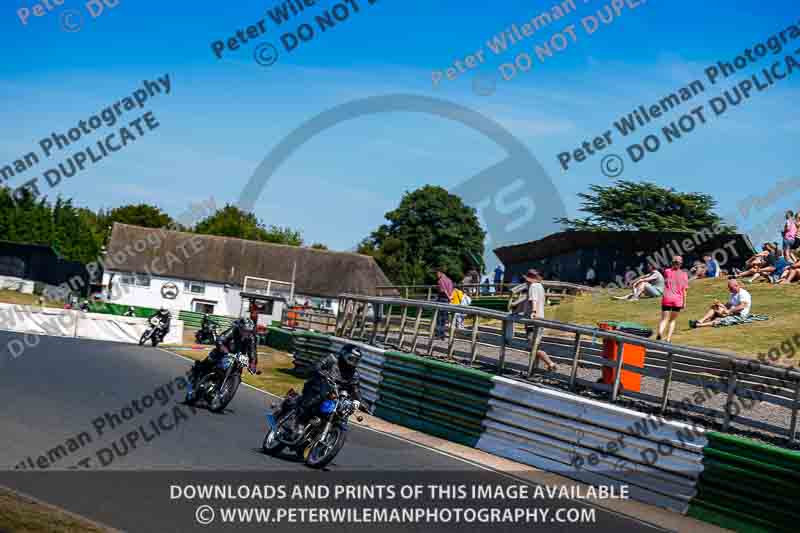 Vintage motorcycle club;eventdigitalimages;mallory park;mallory park trackday photographs;no limits trackdays;peter wileman photography;trackday digital images;trackday photos;vmcc festival 1000 bikes photographs